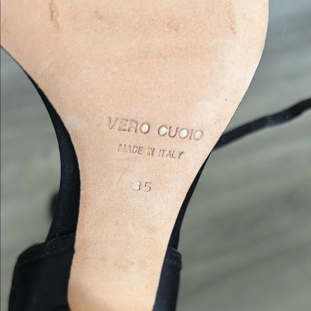 Badgley Mischka Strappy Black Heels